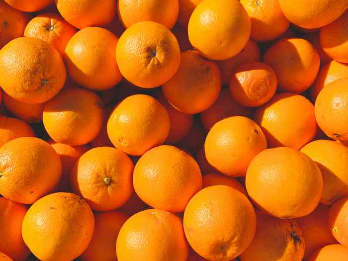 Oranges in a produce crate